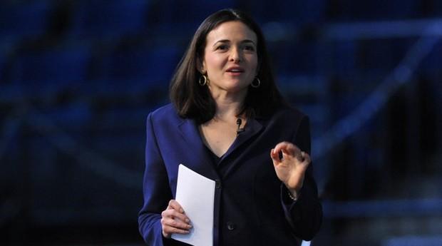 Sheryl Sandberg, a COO do Facebook, parabeniza o encontro de mulheres em Curitiba